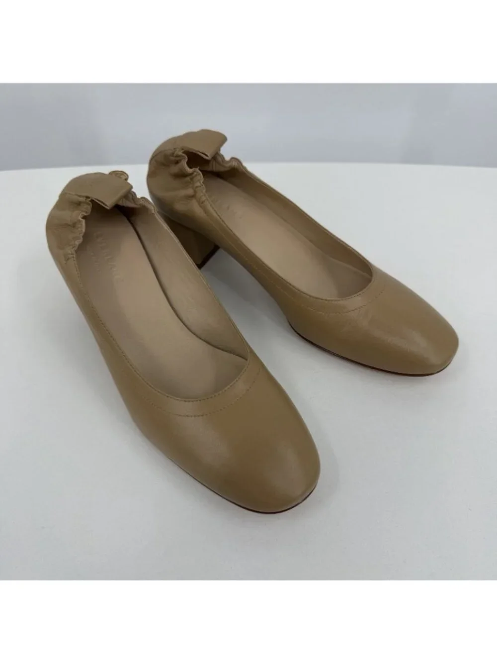 Everlane Italian Leather Day Heel Light Taupe 8.5 Women's Elastic Back Comfort